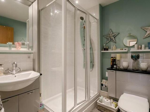 Apartment for sale in Granton, Scotland