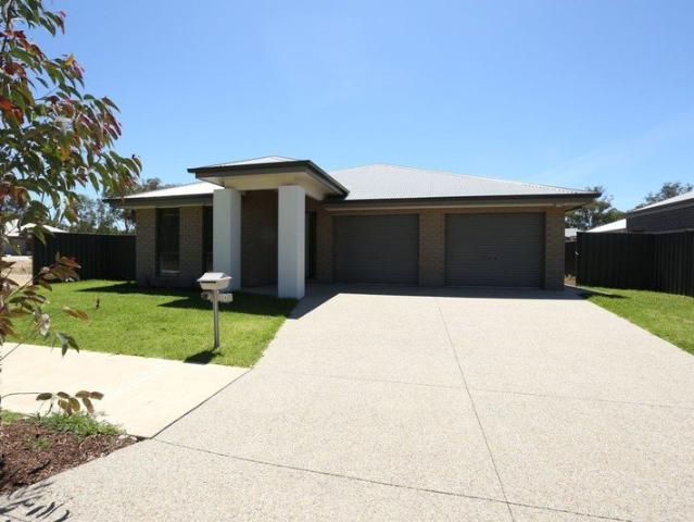 Duplex for rent in Thurgoona, Albury