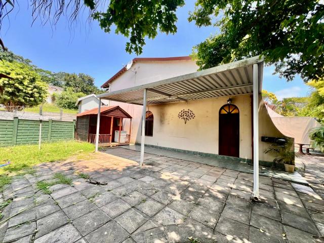 House for sale in Amanzimtoti, Kwazulu-natal