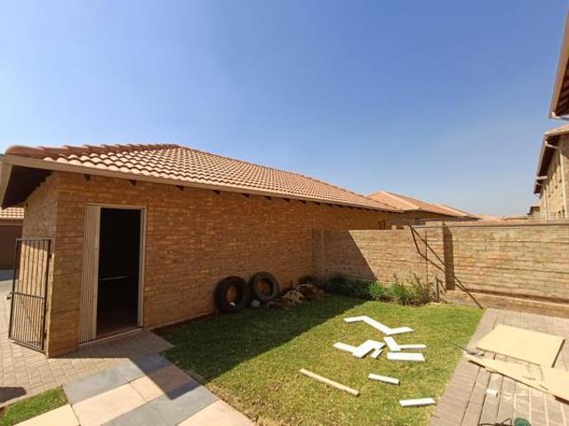 Apartment for rent in Waterkloof, Gauteng