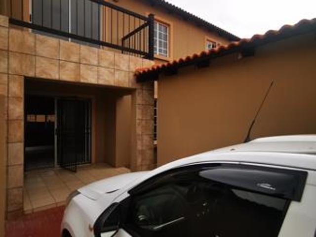 House for rent in Waterkloof, Gauteng