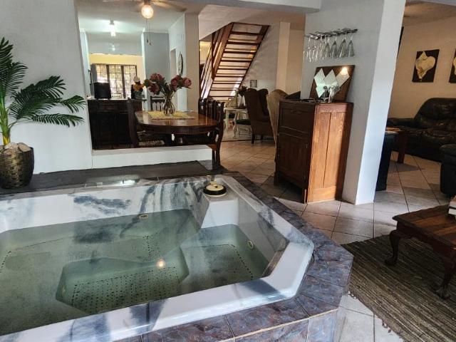 House for sale in UMhlathuze Municipality, Kwazulu-natal