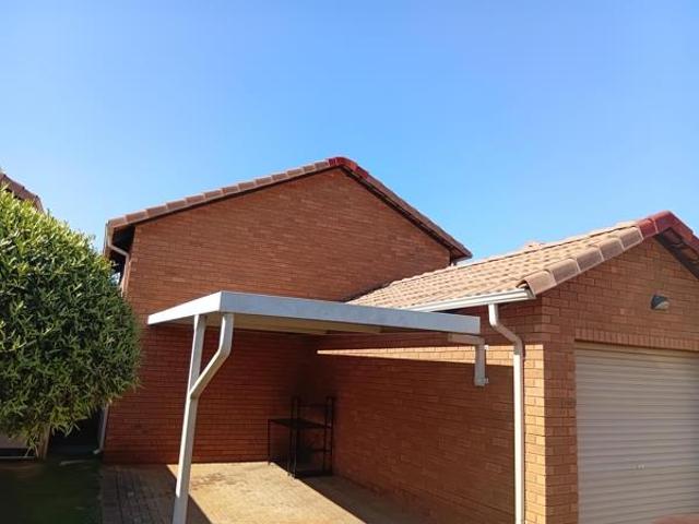 House for rent in Waterkloof, Gauteng