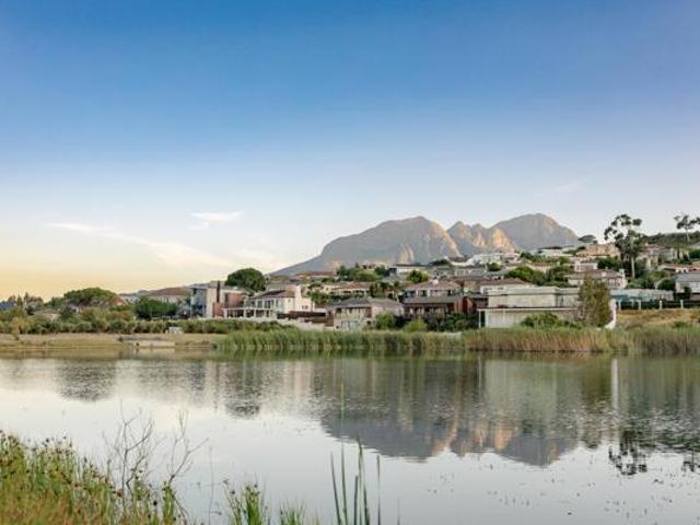 House for sale in Cape Town, Western Cape