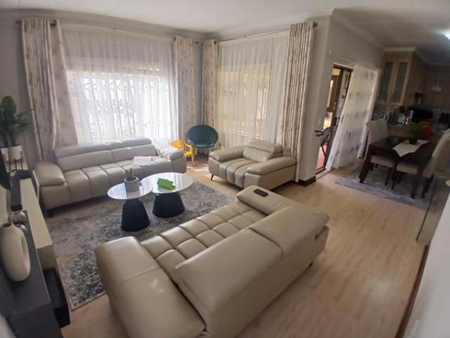 House for rent in Waterkloof, Gauteng