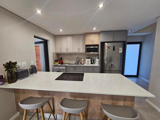 House for sale in Cape Town, Western Cape