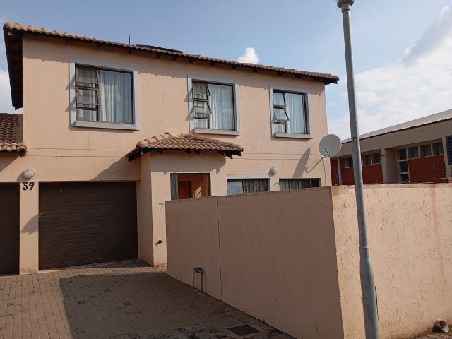 House for rent in Waterkloof, Gauteng