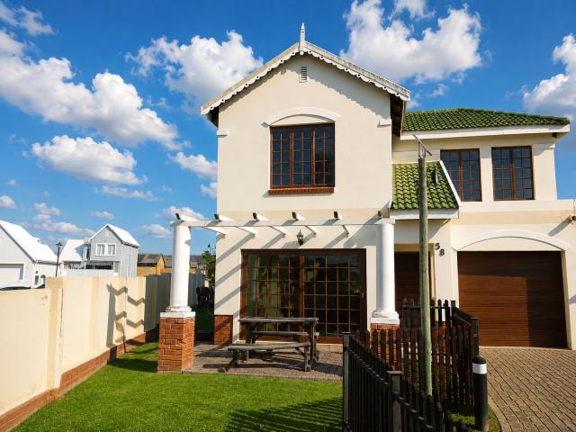 House for rent in Waterkloof, Gauteng