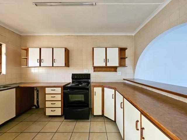 Apartment for rent in Seaview, Kwazulu-natal