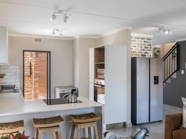 House for rent in Waterkloof, Gauteng
