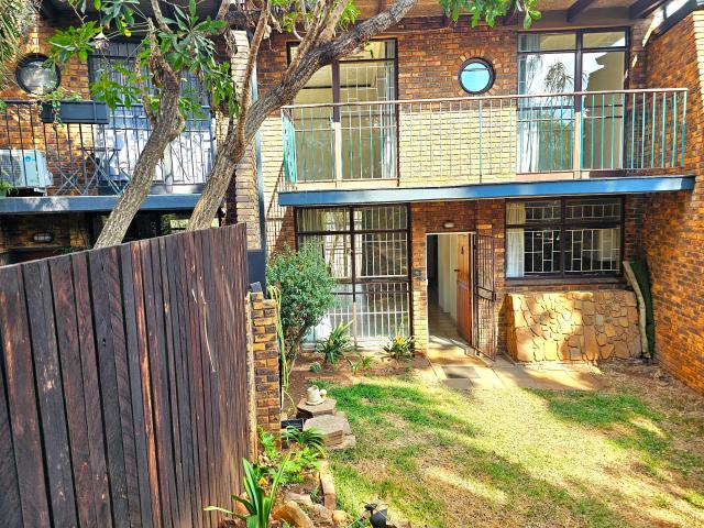 Townhouse for sale in Waterkloof, Gauteng