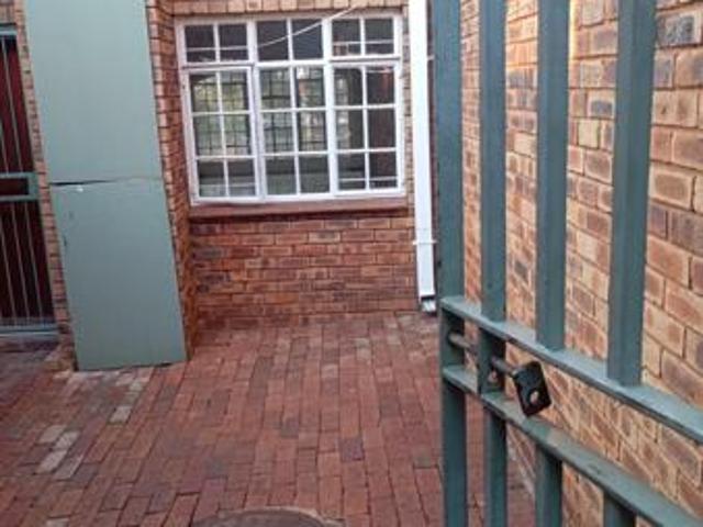 House for rent in Waterkloof, Gauteng
