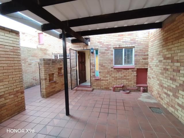 House for rent in Waterkloof, Gauteng