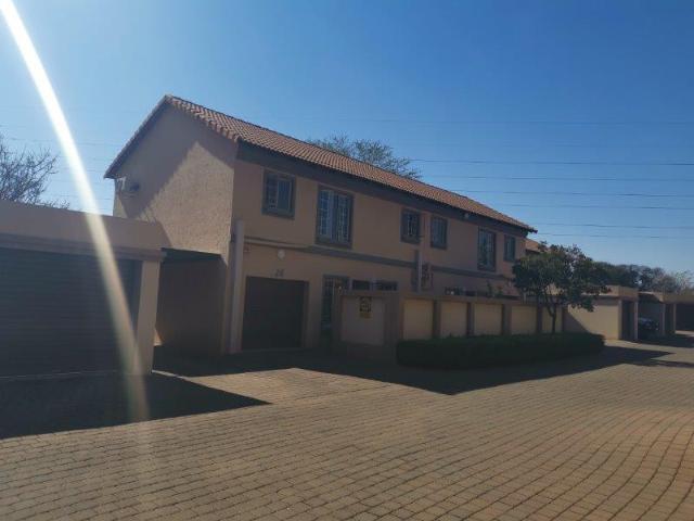 House for rent in Waterkloof, Gauteng