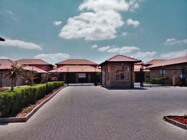 House for rent in Waterkloof, Gauteng