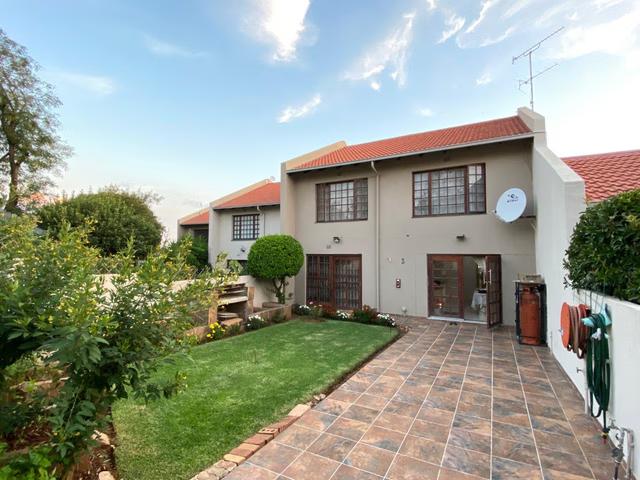 Apartment for rent in Glenanda, Johannesburg