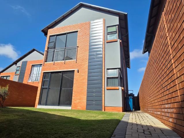 Apartment for rent in Waterkloof, Gauteng