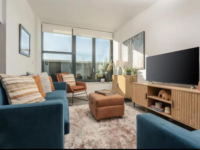 Flat for rent in Calderstones