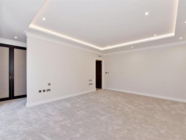 House for rent in Penn, Knotty Green