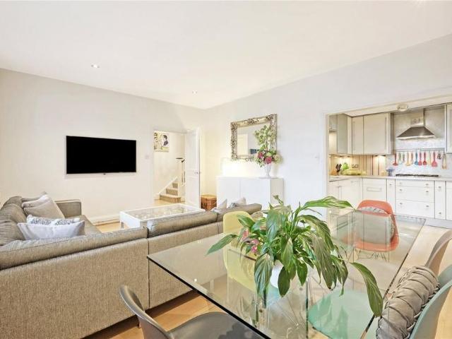 House for rent in Canonbury, Greater London