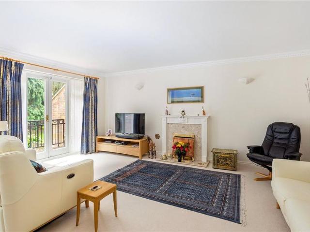 House for rent in Hatching Green, Five Acres