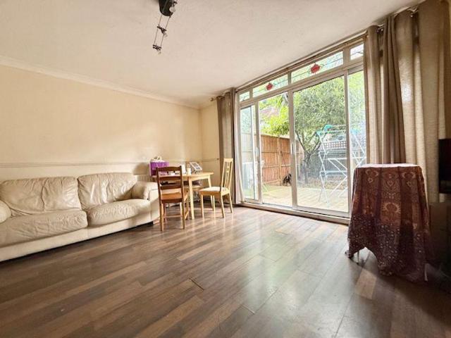 Flat for rent in Bermondsey, Isle Of Man