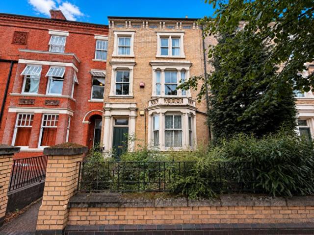 Apartment for rent in West End, Old Wharf