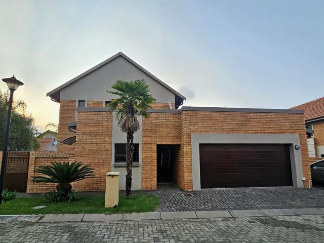House for rent in Waterkloof, Gauteng