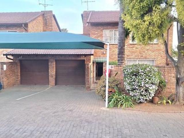 Townhouse for sale in Kempton Park, City of Ekurhuleni Metropolitan Municipality