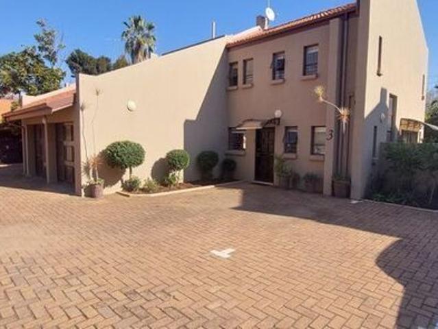 House for rent in Waterkloof, Gauteng