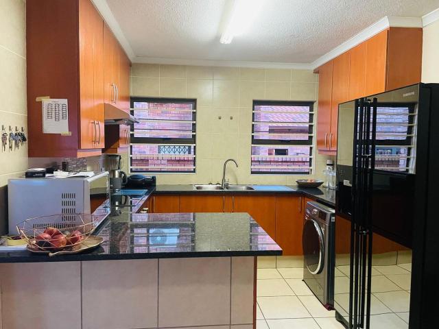 House for rent in Waterkloof, Gauteng