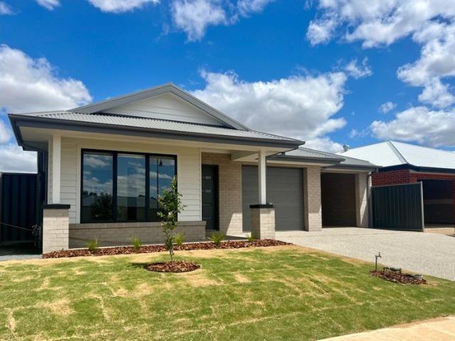 Townhouse for rent in Yarrawonga, Shire of Moira
