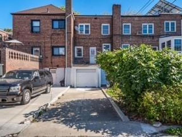 House for sale in Queens, Arverne