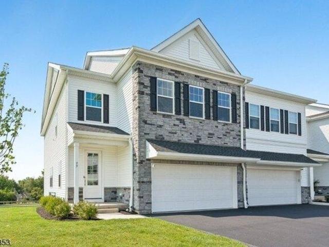 Condo for sale in East Hanover, New Jersey