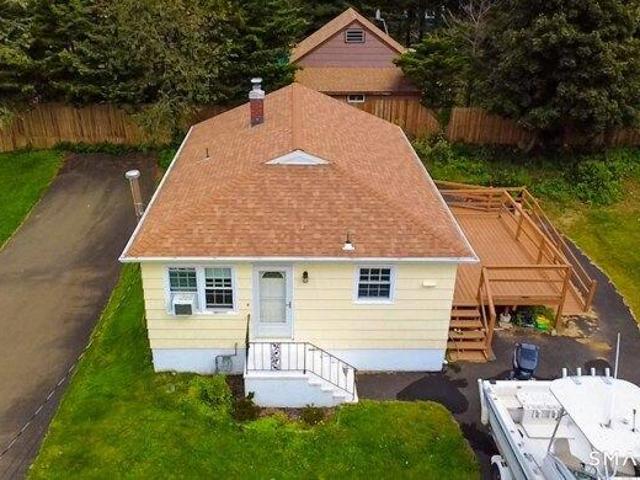 House for sale in Momauguin, East Haven