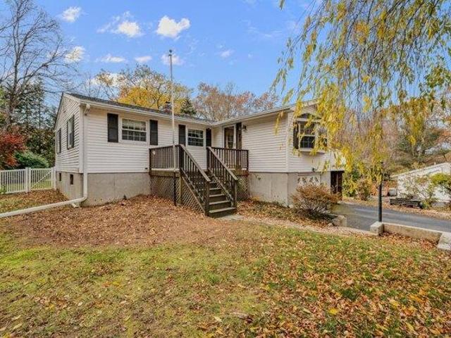 House for sale in East Lyme, Connecticut