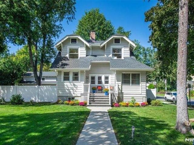 House for sale in East Orange, Essex County