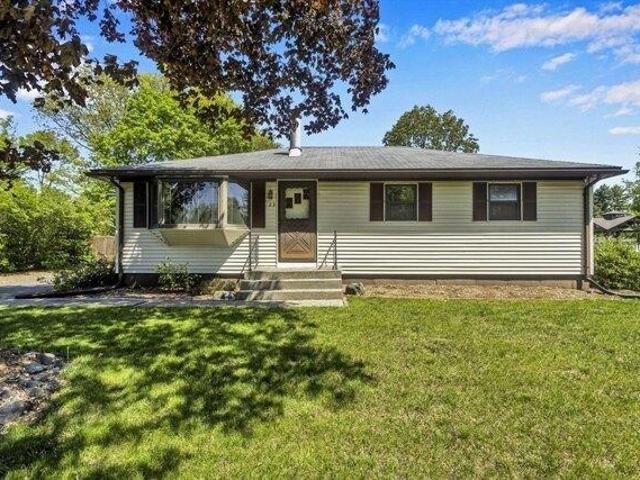 House for sale in Easthampton, Hampshire County