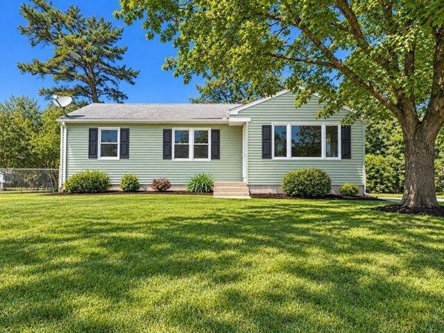 House for sale in Easthampton, Hampshire County