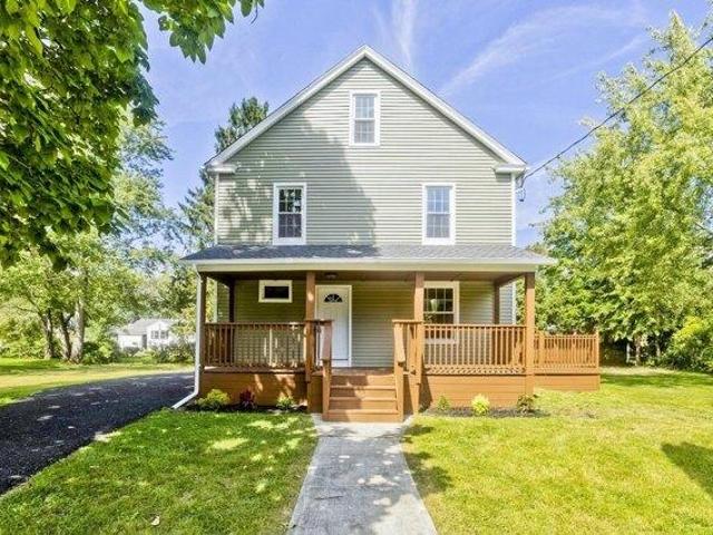 House for sale in Easthampton, Hampshire County