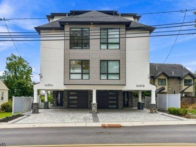 Condo for sale in Edgewater, New Jersey
