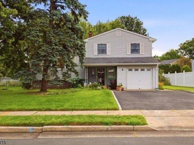 House for sale in Edison, New Jersey