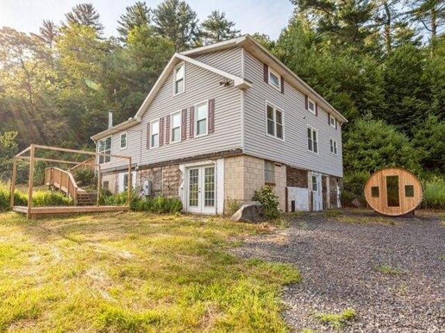 House for sale in Effort, Pennsylvania