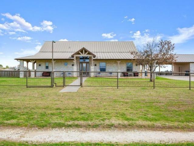 Condo for rent in Elgin, Texas