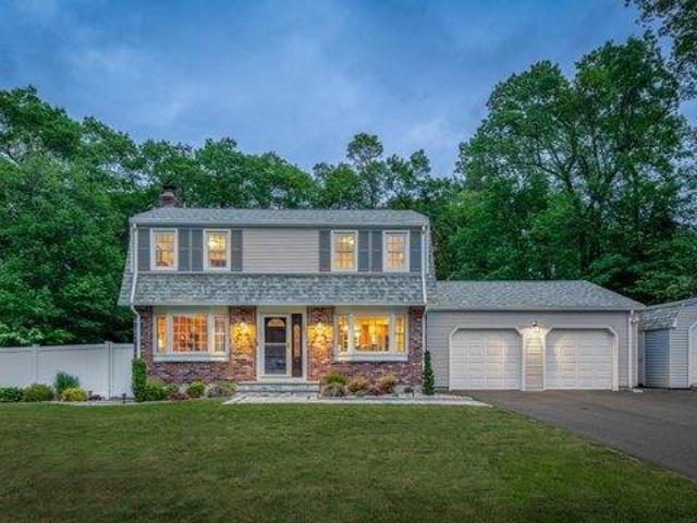 House for sale in Ellington