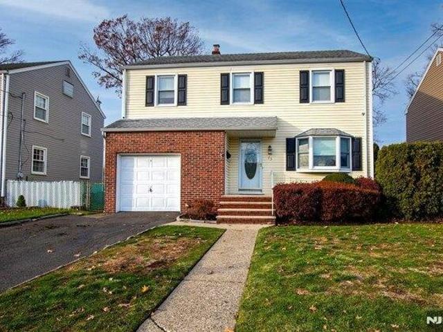 House for sale in Elmwood Park, New Jersey