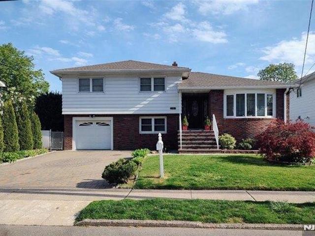 House for sale in Elmwood Park, New Jersey