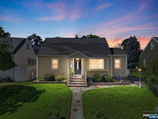 House for sale in Elmwood Park, New Jersey