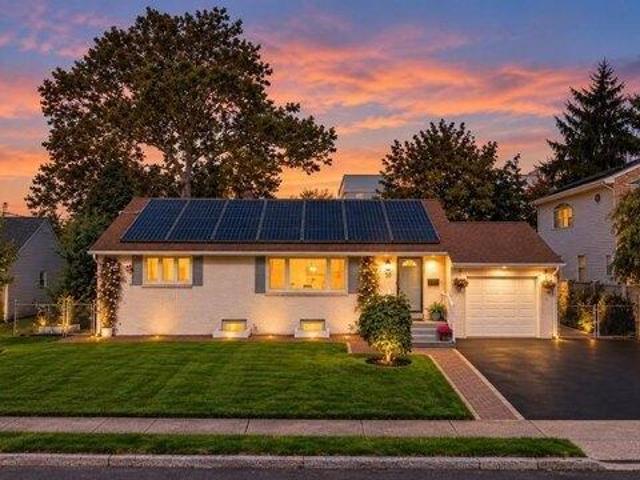 House for sale in Elmwood Park, New Jersey
