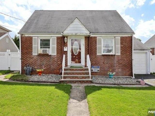 House for sale in Elmwood Park House for sale in Elmwood Park